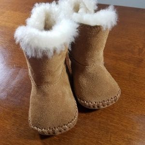 UGG infants CADEN Bottie chestnut baby moccasin